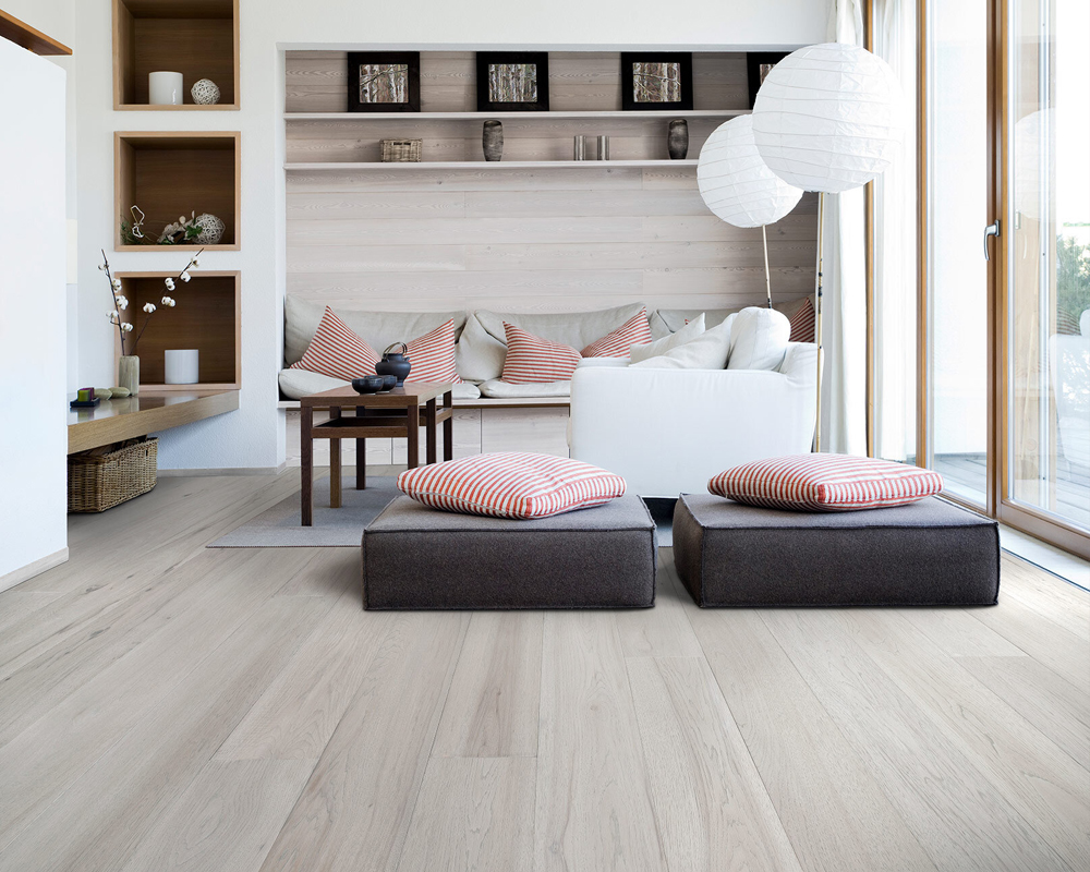 Sàn gỗ công nghiệp phù hợp mọi không gian phòng khách cổ điển đến hiện đại.