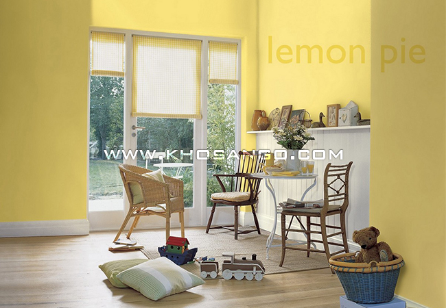 sàn gỗ công nghiệp lót sàn với tone màu vàng chủ đạo