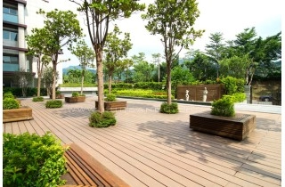 Cảnh quan đẹp với gỗ nhựa ngoài trời