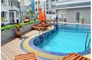 Sàn gỗ hồ bơi thiết kế không gian đẳng cấp và sang trọng